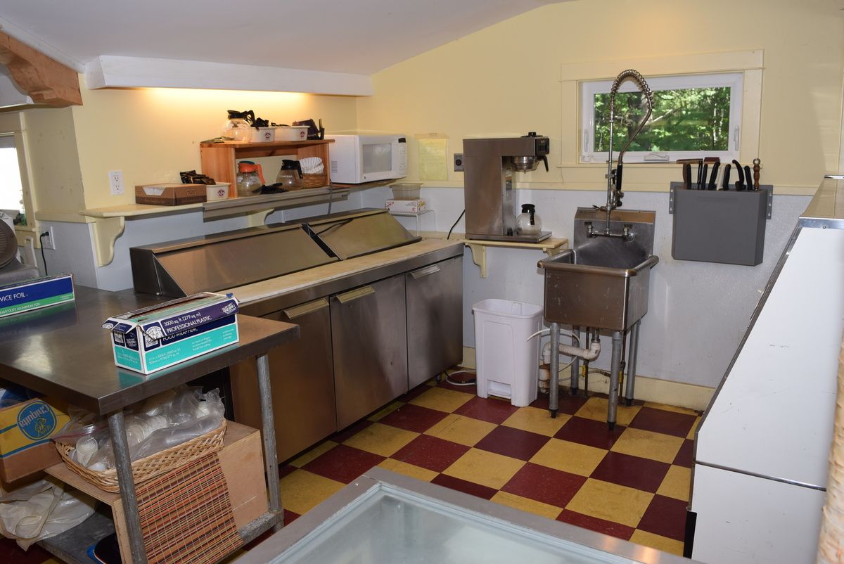 Freeport Village Restaurant/Market: 97 South Freeport Road, Freeport, ME 04032